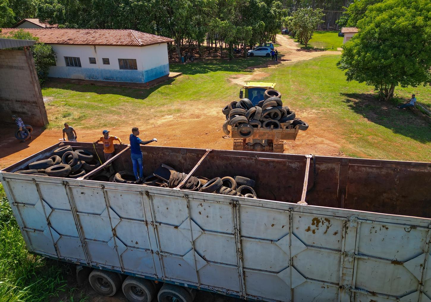 Ação preventiva remove cerca de 60 toneladas de pneus inservíveis em Nova Andradina
