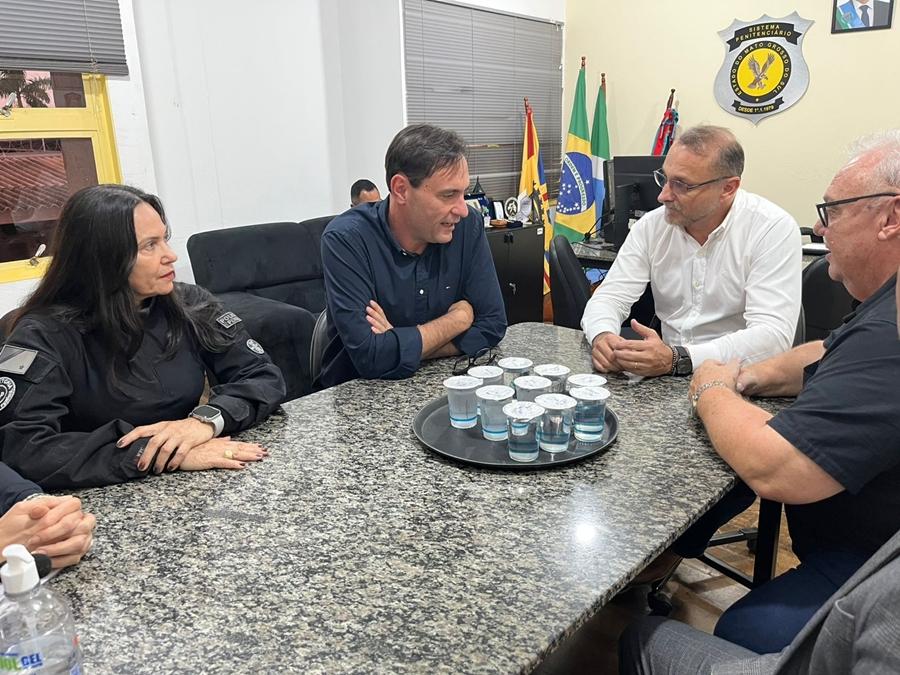 Agepen e Prefeitura firmam parceria para utilização de mão de obra prisional na limpeza urbana de Nova Andradina