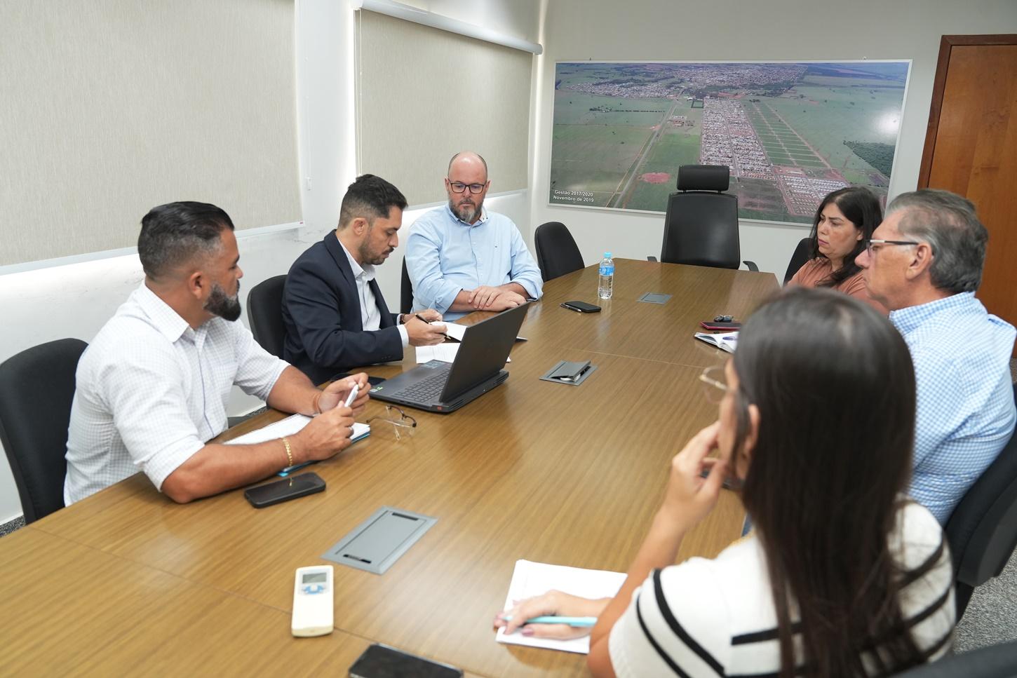 Prefeitura e Hospital de Amor alinham procedimentos para fortalecer parceria 
