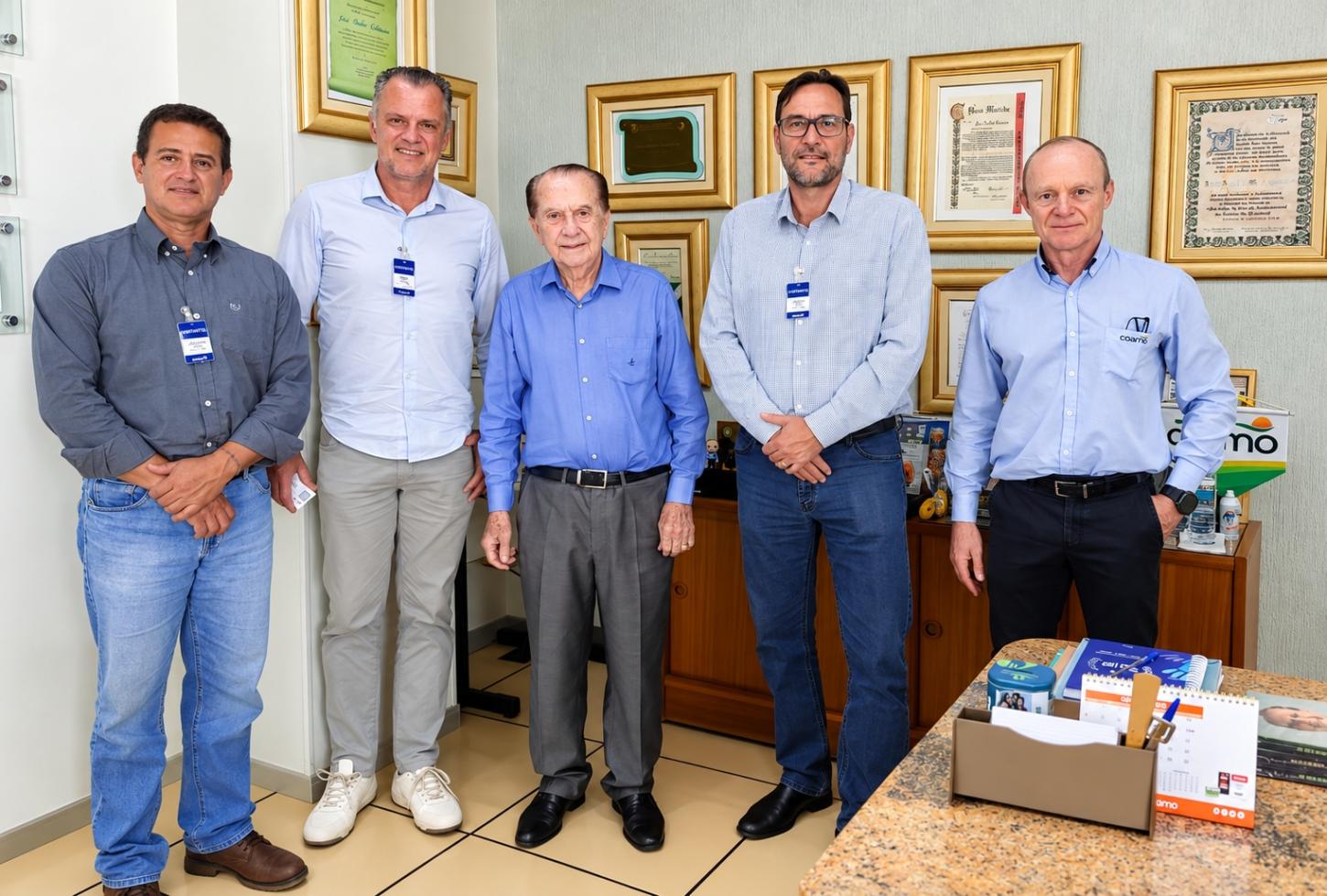 Câmara e Prefeitura apresentam potencial de Nova Andradina em visita à Coamo