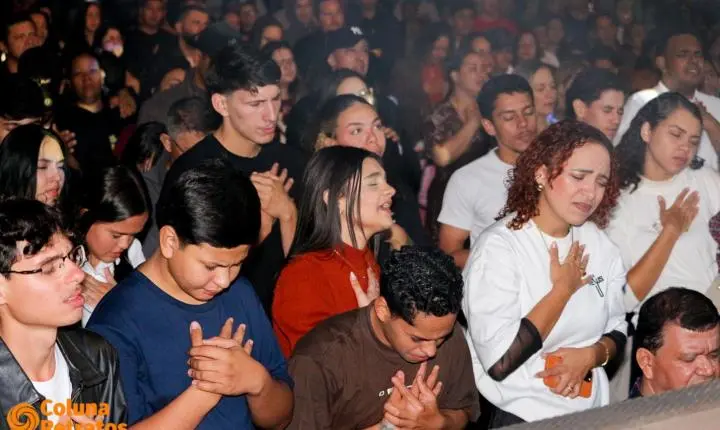 14º Adora Nova reúne multidão em noite de louvor e adoração em Nova Andradina