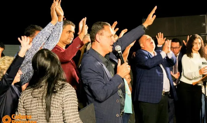 14º Adora Nova reúne multidão em noite de louvor e adoração em Nova Andradina