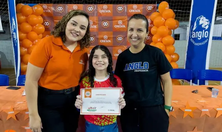 Alunos do Anglo Nova Andradina aprendem sobre finanças e cooperação através do projeto “Mesadinha e sua Turma” da Cresol 