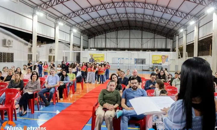 Alunos do Anglo Nova Andradina aprendem sobre finanças e cooperação através do projeto “Mesadinha e sua Turma” da Cresol 