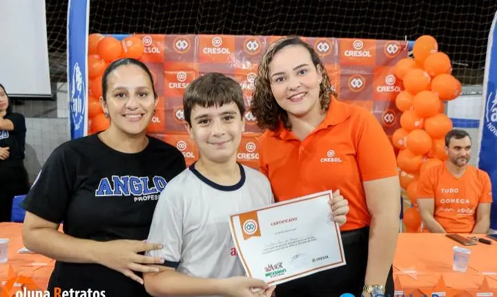 Alunos do Anglo Nova Andradina aprendem sobre finanças e cooperação através do projeto “Mesadinha e sua Turma” da Cresol 