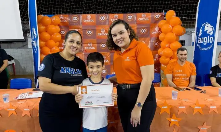 Alunos do Anglo Nova Andradina aprendem sobre finanças e cooperação através do projeto “Mesadinha e sua Turma” da Cresol 