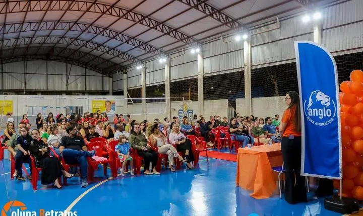 Alunos do Anglo Nova Andradina aprendem sobre finanças e cooperação através do projeto “Mesadinha e sua Turma” da Cresol 