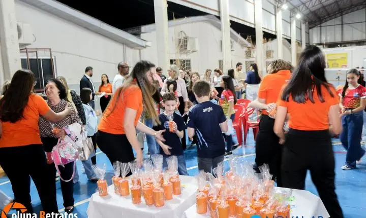 Alunos do Anglo Nova Andradina aprendem sobre finanças e cooperação através do projeto “Mesadinha e sua Turma” da Cresol 