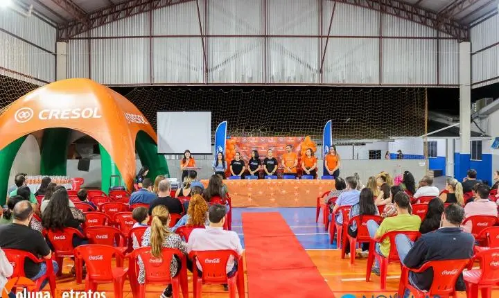 Alunos do Anglo Nova Andradina aprendem sobre finanças e cooperação através do projeto “Mesadinha e sua Turma” da Cresol 