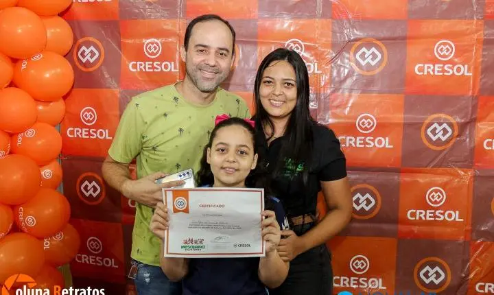 Alunos do Anglo Nova Andradina aprendem sobre finanças e cooperação através do projeto “Mesadinha e sua Turma” da Cresol 