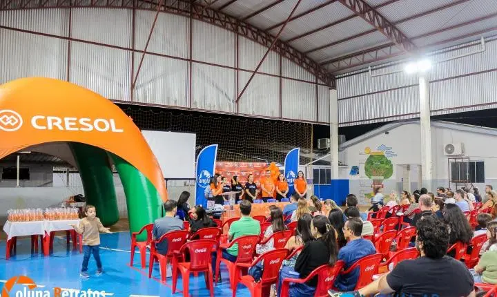 Alunos do Anglo Nova Andradina aprendem sobre finanças e cooperação através do projeto “Mesadinha e sua Turma” da Cresol 