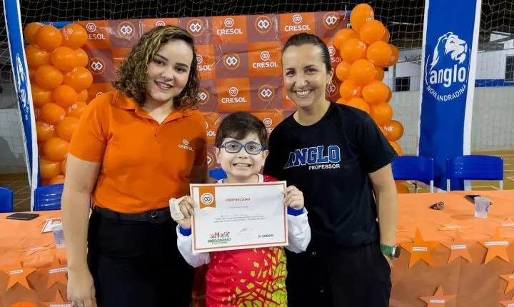 Alunos do Anglo Nova Andradina aprendem sobre finanças e cooperação através do projeto “Mesadinha e sua Turma” da Cresol 