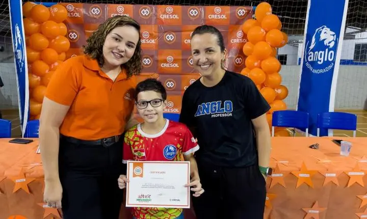 Alunos do Anglo Nova Andradina aprendem sobre finanças e cooperação através do projeto “Mesadinha e sua Turma” da Cresol 