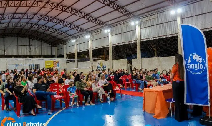 Alunos do Anglo Nova Andradina aprendem sobre finanças e cooperação através do projeto “Mesadinha e sua Turma” da Cresol 