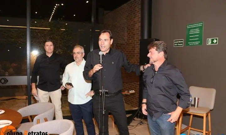 AMENAVI promove noite da pizza em homenagem ao Dia do Médico