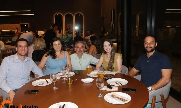 AMENAVI promove noite da pizza em homenagem ao Dia do Médico