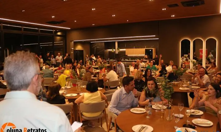 AMENAVI promove noite da pizza em homenagem ao Dia do Médico