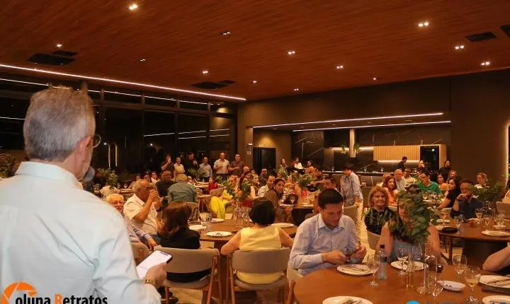 AMENAVI promove noite da pizza em homenagem ao Dia do Médico