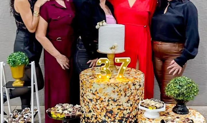 Aniversário da advogada Dra. Aline Diniz 
