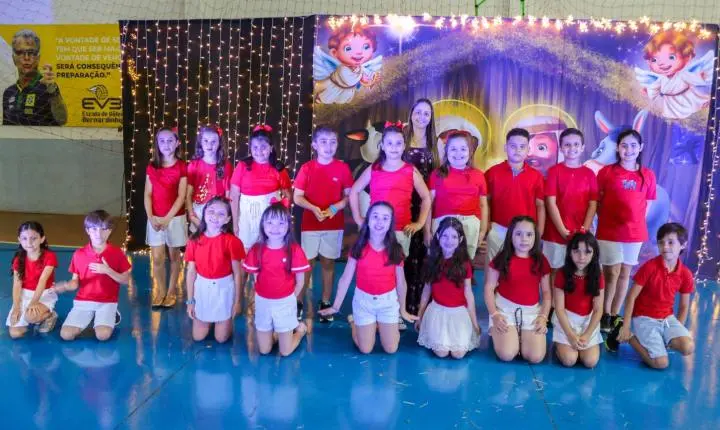 Apresentações de Natal encerram as atividades do ano letivo do colégio Anglo Nova Andradina 