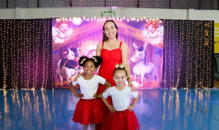 Apresentações de Natal encerram as atividades do ano letivo do colégio Anglo Nova Andradina 