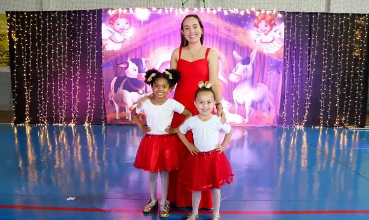 Apresentações de Natal encerram as atividades do ano letivo do colégio Anglo Nova Andradina 