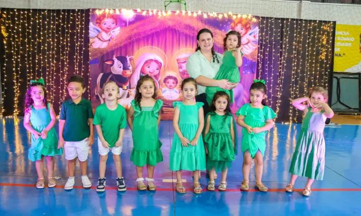 Apresentações de Natal encerram as atividades do ano letivo do colégio Anglo Nova Andradina 