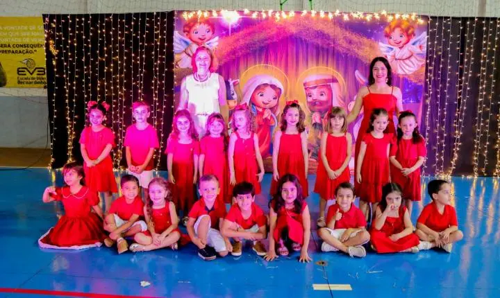 Apresentações de Natal encerram as atividades do ano letivo do colégio Anglo Nova Andradina 