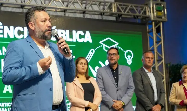 Audiência Pública reúne mais de 200 pessoas para avaliar o Plano Municipal de Educação
