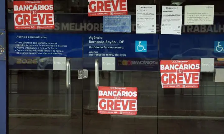 Bancários da Caixa rejeitam proposta e mantêm greve por tempo indeterminado