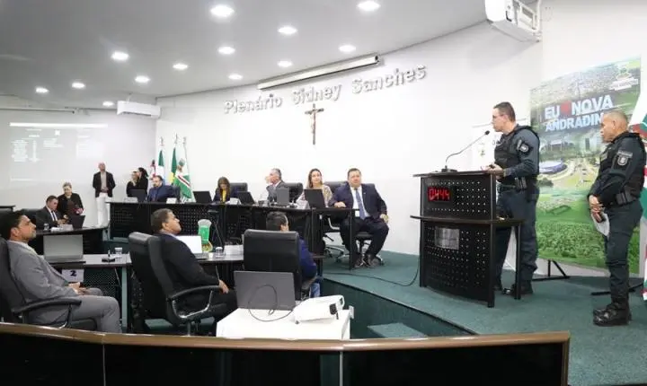 Câmara concede moção de parabenização a policiais por operação que libertou mãe e filha