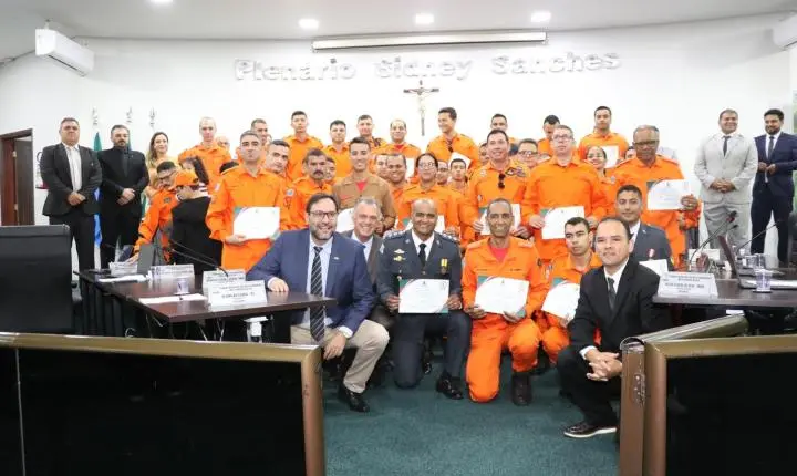 Câmara destaca atuação do Corpo de Bombeiros com homenagens e moção de parabenização