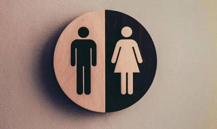 Campo Grande aprova lei que restringe uso de banheiros por mulheres trans