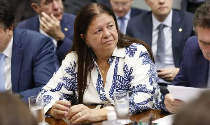 Comissão aprova proposta que incentiva presença de mulheres na construção civil