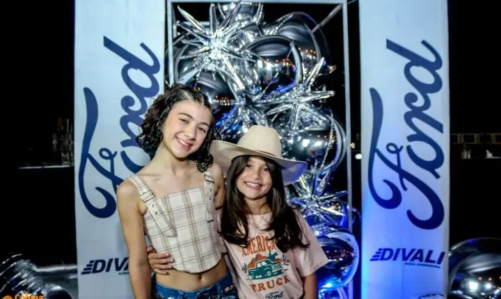 Confira as fotos da 1ª noite do camarote Raça Forte Ford Divali na 41ªExponan