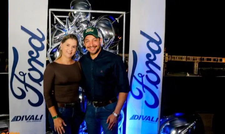 Confira as fotos da 1ª noite do camarote Raça Forte Ford Divali na 41ªExponan