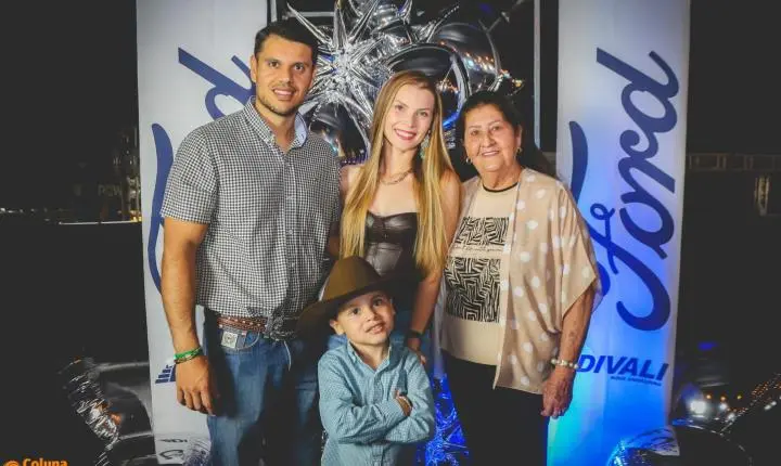 Confira as fotos da 1ª noite do camarote Raça Forte Ford Divali na 41ªExponan