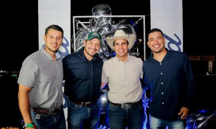Confira as fotos da 1ª noite do camarote Raça Forte Ford Divali na 41ªExponan