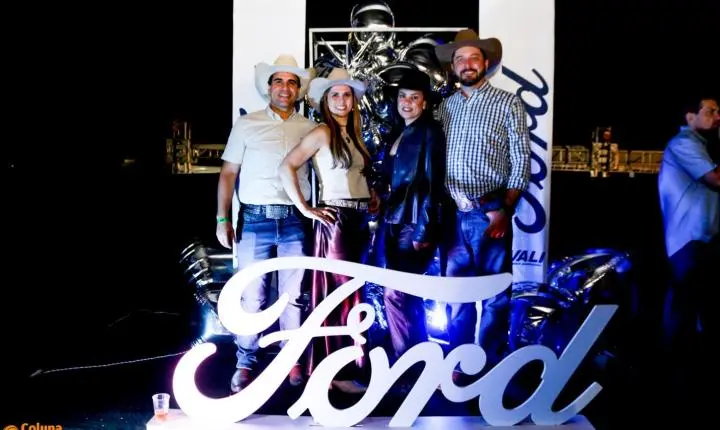 Confira as fotos da 1ª noite do camarote Raça Forte Ford Divali na 41ªExponan