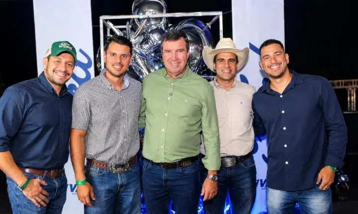 Confira as fotos da 1ª noite do camarote Raça Forte Ford Divali na 41ªExponan 