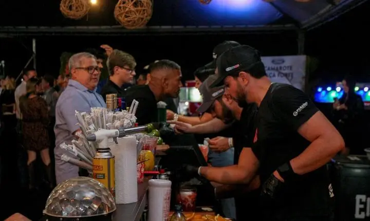 Confira as fotos do camarote raça forte - Ford Divali