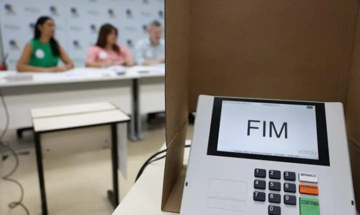 Eleitores de todo o país irão às urnas em horário unificado, seguindo fuso de Brasília
