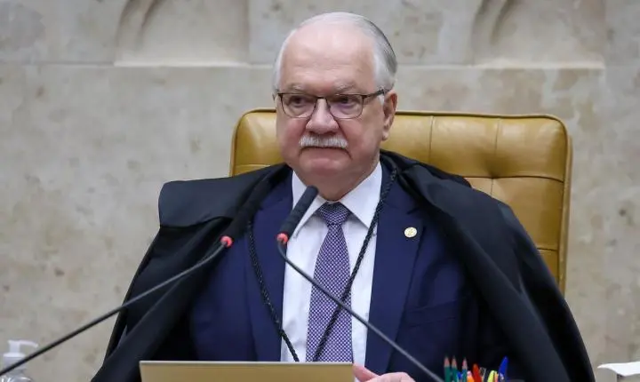 Fachin adia discussão sobre postagens fakes de Nossa Senhora no STF