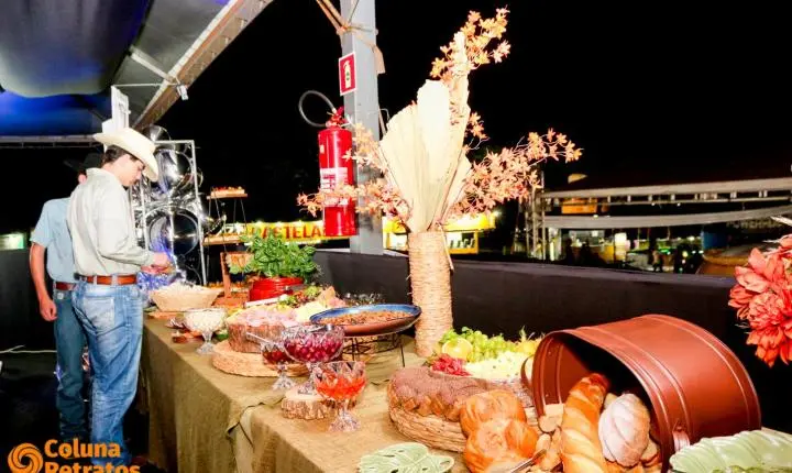 Fotos da 2ª noite do camarote Raça Forte - Ford Divali na 41ªExponan