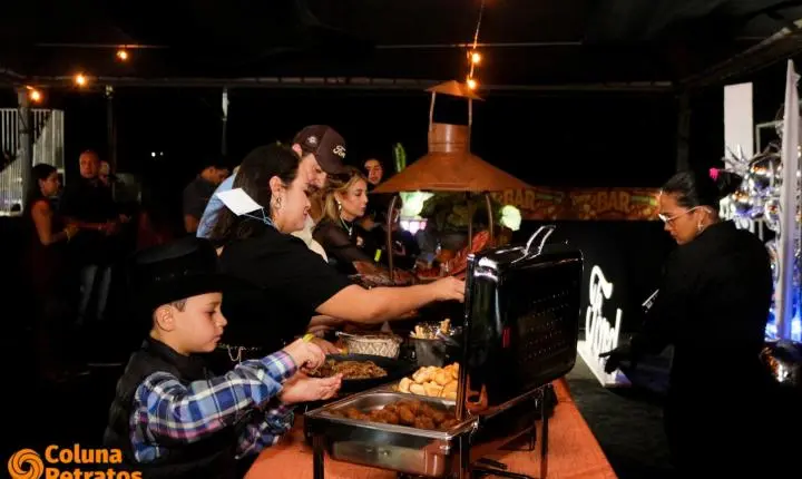 Fotos da 3ª noite do camarote Raça Forte - Ford Divali na 41ªExponan