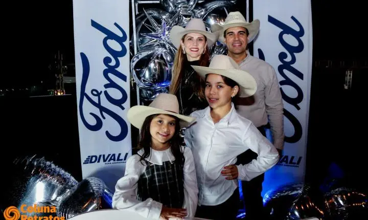 Fotos da 3ª noite do camarote Raça Forte - Ford Divali na 41ªExponan