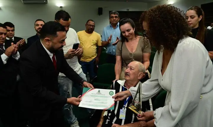 Homenagem a Edson José da Silva reúne emoção, memórias e reconhecimento