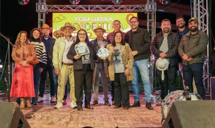 Mesmo com chuva, Feira Cultural Nordestina leva tradição e forró à Praça das Águas