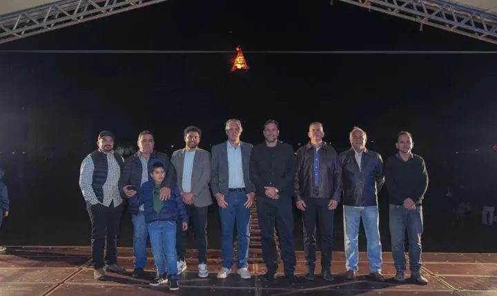 Queima da tradicional fogueira e show de Danilo e Davi marcam encerramento da 42ª Fejuna