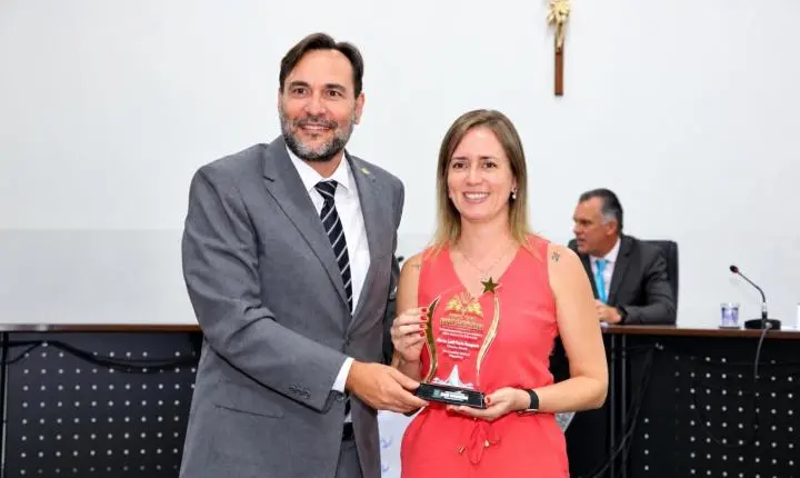 Trajetórias dedicadas ao ensino são celebradas em sessão solene na Câmara Municipal de Nova Andradina 